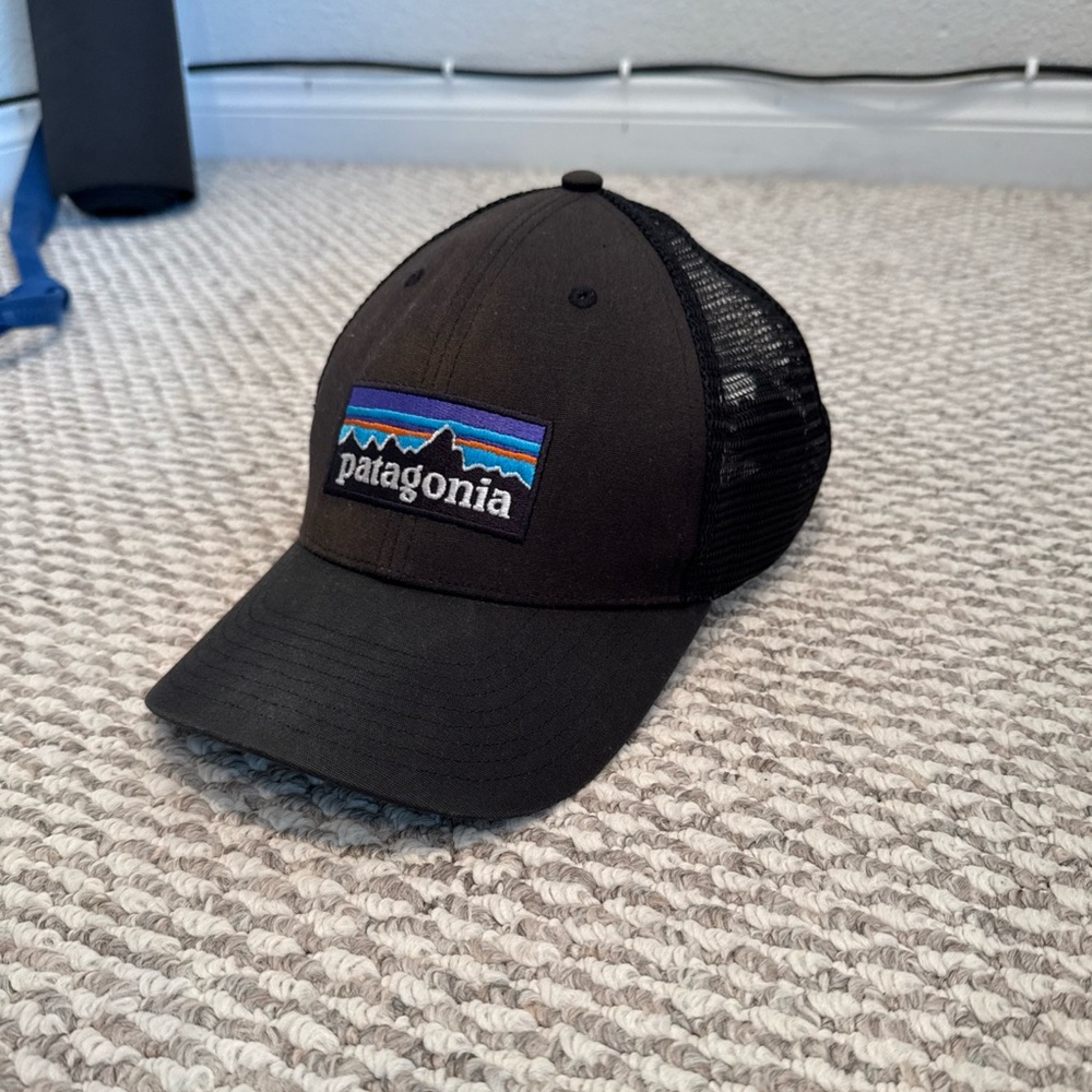 Patagonia P6 Trucker Hat Black